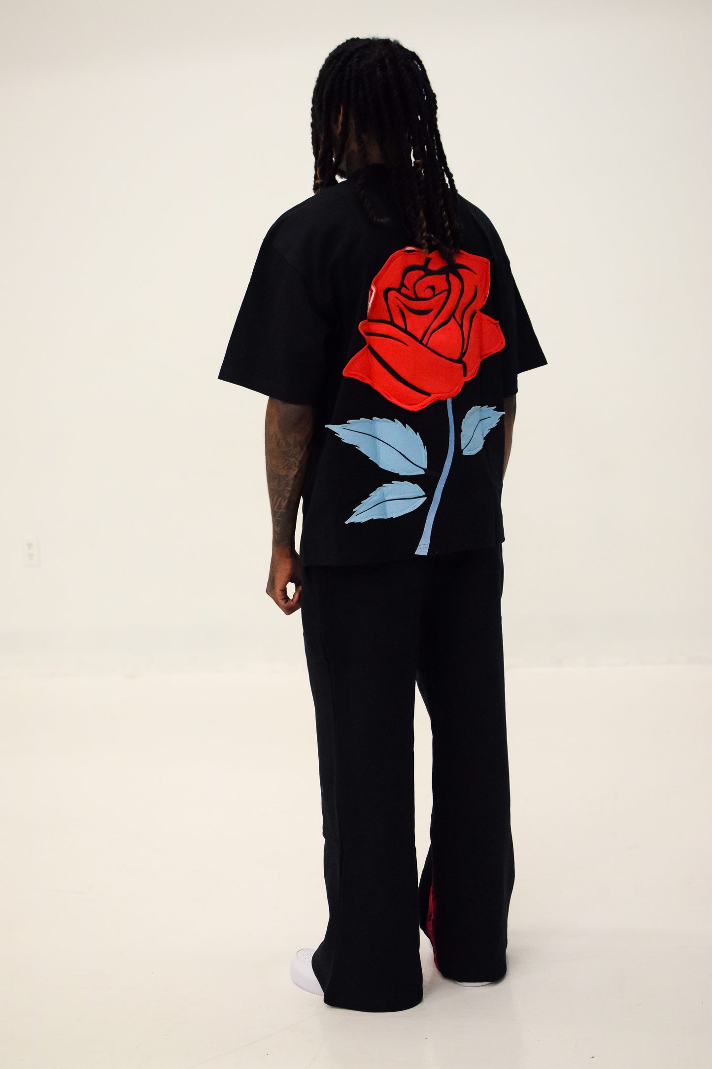 Chinchilla Living "Doves & Roses" Black
